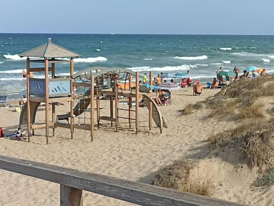 Bungalow En Primera Linea Del Mar Ареналес дел Сол Екстериор снимка
