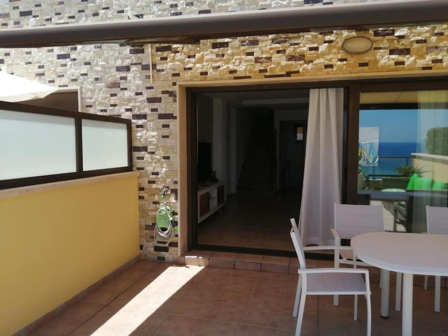 Bungalow En Primera Linea Del Mar Ареналес дел Сол Екстериор снимка