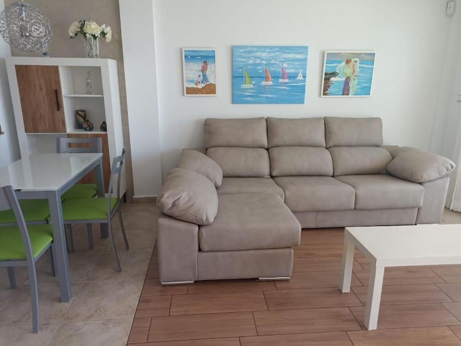Bungalow En Primera Linea Del Mar Ареналес дел Сол Екстериор снимка