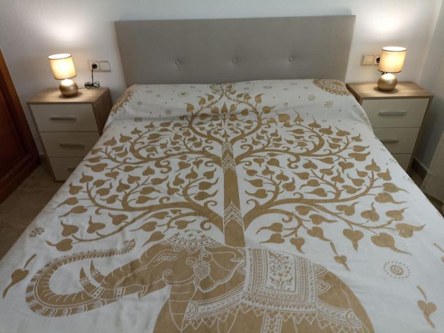 Bungalow En Primera Linea Del Mar Ареналес дел Сол Екстериор снимка