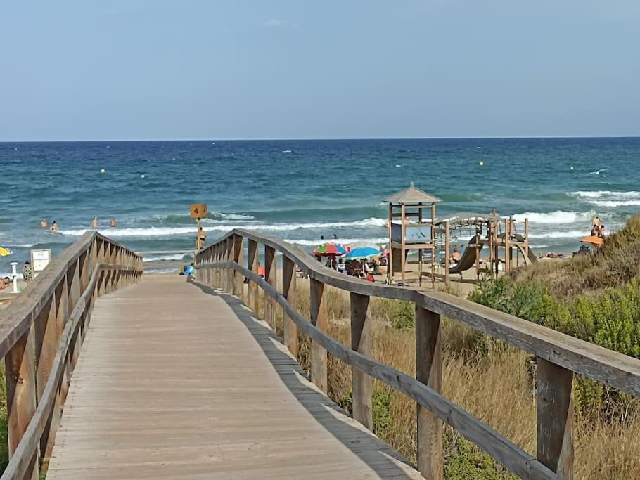 Bungalow En Primera Linea Del Mar Ареналес дел Сол Екстериор снимка