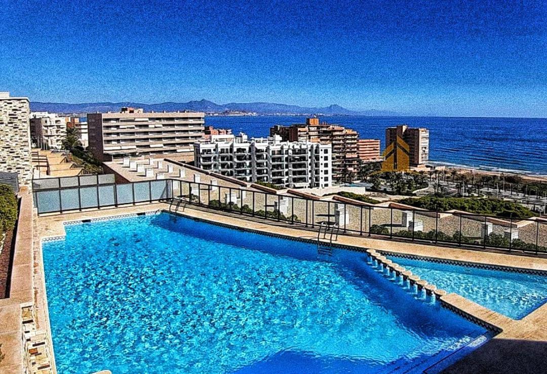 Bungalow En Primera Linea Del Mar Ареналес дел Сол Екстериор снимка